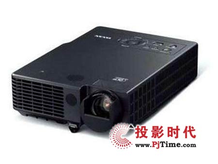 加賀電子展示了TAXAN PS系列投影產品KG-PS2120、KG-PS2125