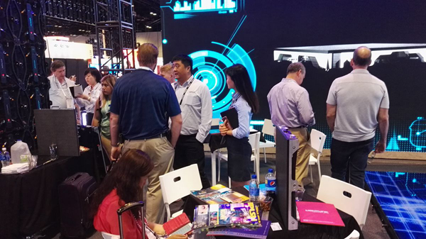 2017 INFOCOMMֵc?zhn)LED@ʾ@ʾLR-PLUS