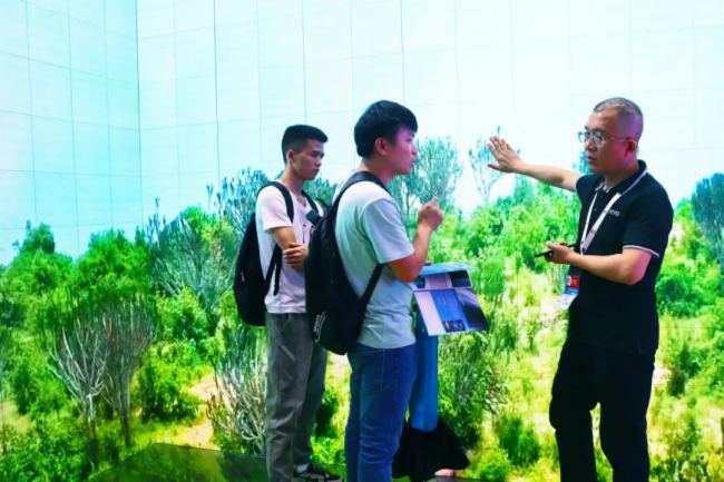 深京聯展 精彩回顧:鑫億光LED智能互動地磚屏賦能多元化場景應用