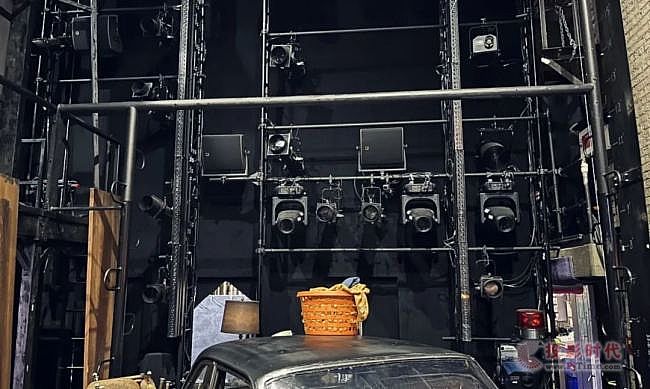 L-Acoustics L系列和L-ISA沉浸式超真實擴聲技術聯手打造百老匯《局外人》的魔幻世界